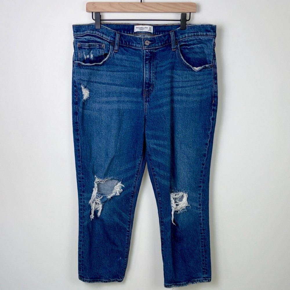 Abercrombie Mid Rise Boyfriend Jeans Women’s Size 33 or 16 Short Blue Denim